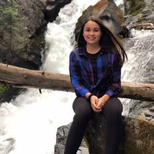 Meet your Posher, Alexis